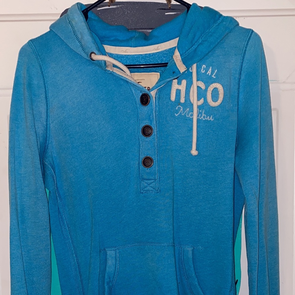 Hollister pullover